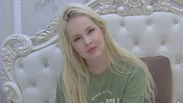 EllieFrosty  online show from June 22, 3:25 am