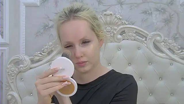 EllieFrosty  online show from June 13, 5:32 pm