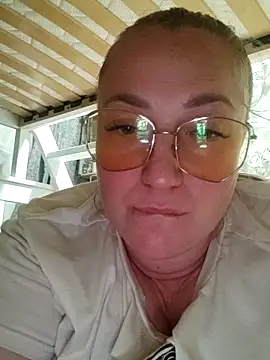 Kiss Eva online show from October 4, 8:46 pm