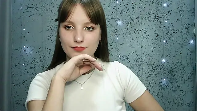 Snapshot of Leonaalove chatting on October 29, 8:51 am Leonaalove online show from October 29, 8:51 am