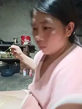 quynhkoolbae online show from June 19, 1:14 pm