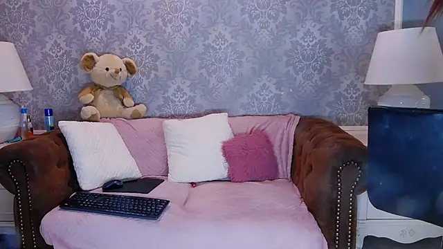 Ella Raven online show from August 3, 5:11 am