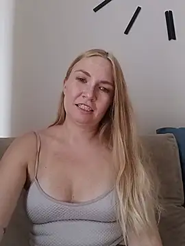 KisaVixen online show from July 22, 2:29 pm