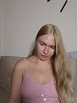 KisaVixen online show from July 10, 6:52 pm