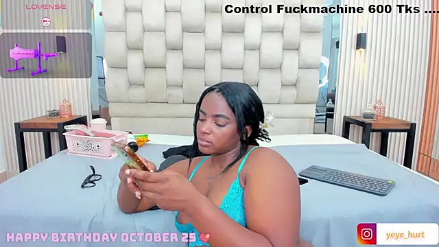 Snapshot of nahomye_teylor chatting on October 15, 3:20 am nahomye teylor online show from October 15, 3:20 am