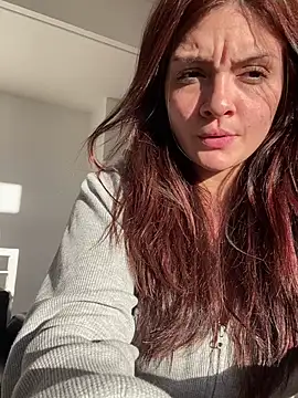 Danielaeliana online show from July 2, 7:53 pm