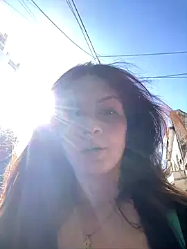 Danielaeliana online show from November 17, 7:47 pm