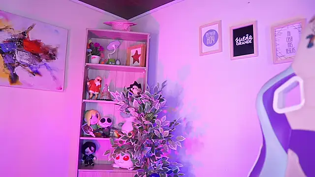 Lana Dreams  online show from November 6, 1:00 am