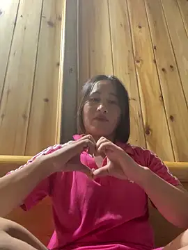 Snapshot of phungtiti chatting on October 9, 2:43 pm phungtiti online show from October 9, 2:43 pm