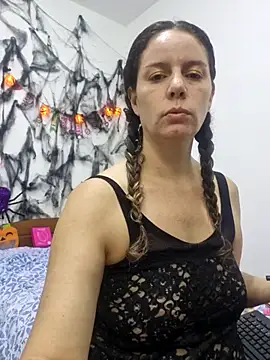 Snapshot of Nina_vallon chatting on October 21, 10:41 am Nina vallon online show from October 21, 10:41 am