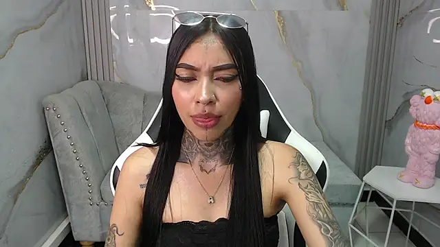 Ashley Blum v online show from October 2, 8:25 pm