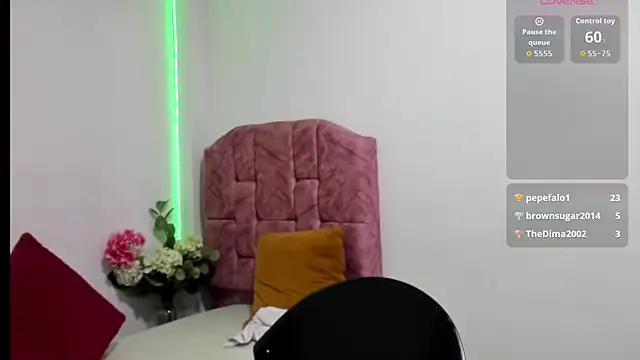 esmeraldaladys online show from September 28, 8:14 pm