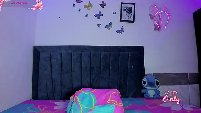 emmie bunny online show from July 12, 12:11 am