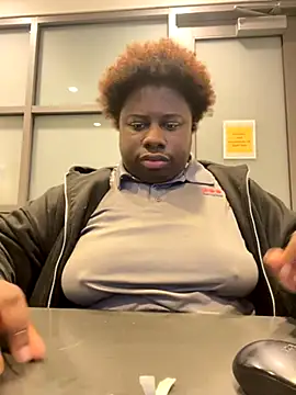 Breezylws online show from October 1, 6:18 am