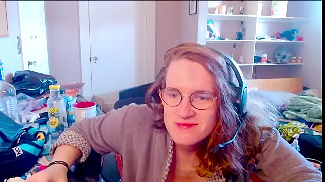 Snapshot of Rewpert chatting on October 31, 6:23 pm Rewpert online show from October 31, 6:23 pm