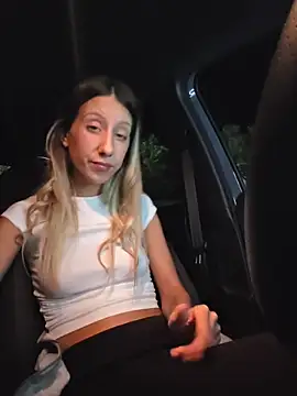 PetiteSecrets online show from November 16, 6:30 pm