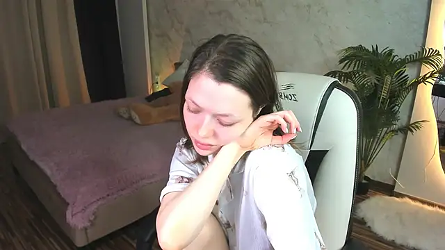 Snapshot of Lunar_Lily chatting on September 17, 5:49 am Lunar Lily online show from September 17, 5:49 am