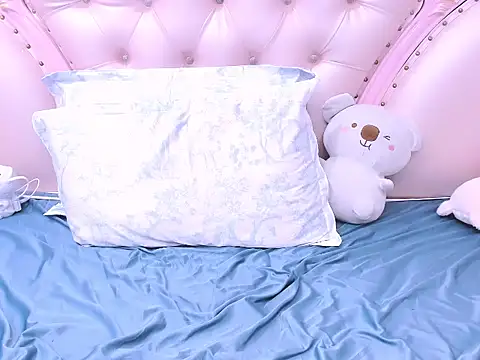  ly   online show from April 29, 1:09 am