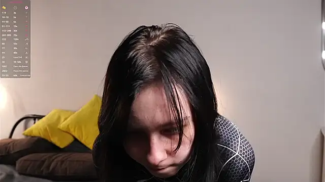 SuzanneHowse online show from December 16, 4:07 am