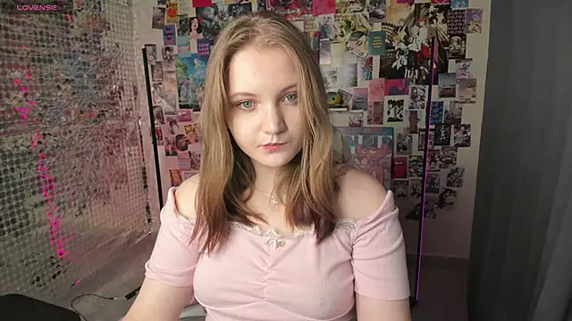 Snapshot of Solefreee chatting on September 9, 9:42 am Solefreee online show from September 9, 9:42 am