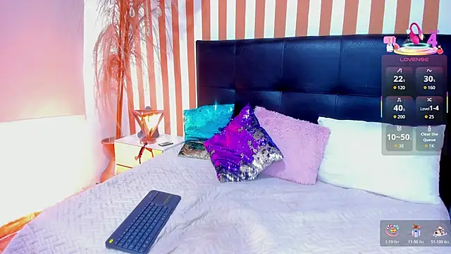 LunaToledo online show from November 19, 12:38 pm