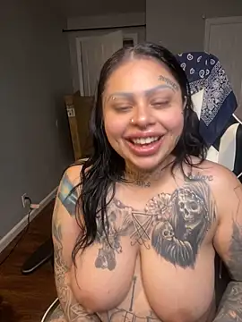 chicanachic13 online show from October 7, 8:30 am