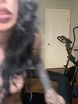 chicanachic13 online show from September 28, 9:47 am