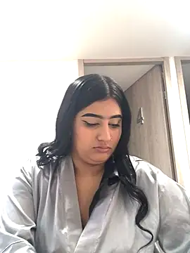 Miia Parker online show from November 20, 1:01 pm