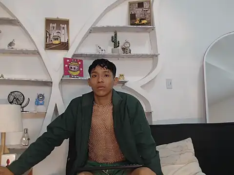 BEAUTY BOYS1 online show from September 9, 7:08 am