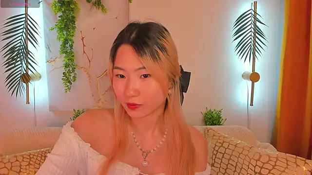Snapshot of Aisi_18 chatting on September 11, 8:14 am Aisi 18 online show from September 11, 8:14 am