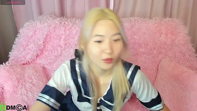 Snapshot of Aisi_18 chatting on September 16, 8:11 am Aisi 18 online show from September 16, 8:11 am