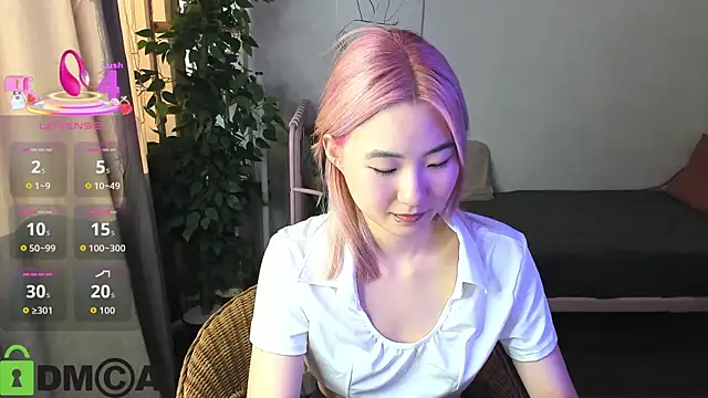 Snapshot of Aisi_18 chatting on October 15, 9:34 am Aisi 18 online show from October 15, 9:34 am