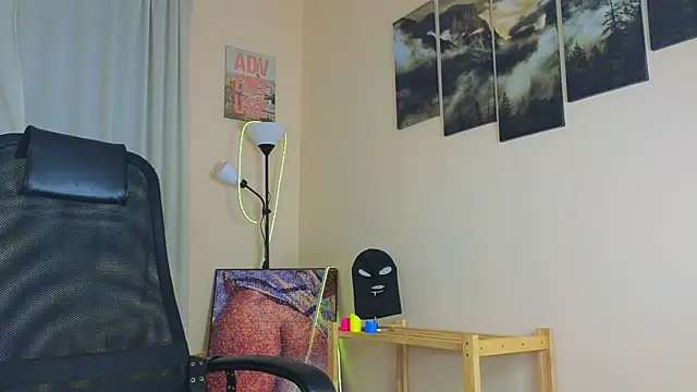 laracroftmansion online show from July 23, 1:58 am