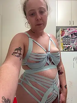 Snapshot of spankmykittyhehe chatting on September 30, 12:44 pm spankmykittyhehe online show from September 30, 12:44 pm