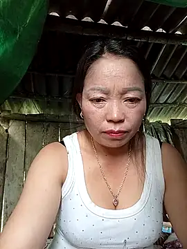 Snapshot of _Helala_ chatting on October 8, 7:24 am Helala online show from October 8, 7:24 am