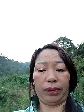 Snapshot of _Helala_ chatting on October 10, 10:31 am Helala online show from October 10, 10:31 am