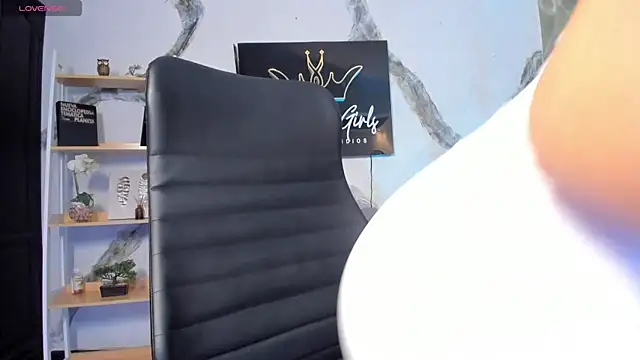 AnaRuiz1  online show from December 19, 2:59 am