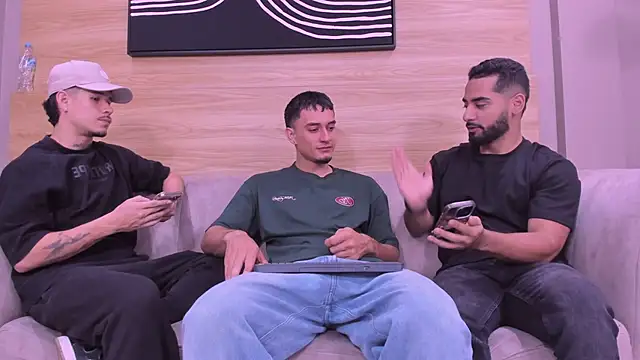 mike friends online show from June 15, 11:05 pm