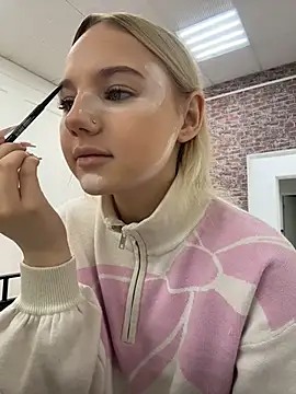 Sky Cutie online show from December 17, 4:05 am