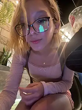 SweetBunnyGF online show from June 22, 3:25 am