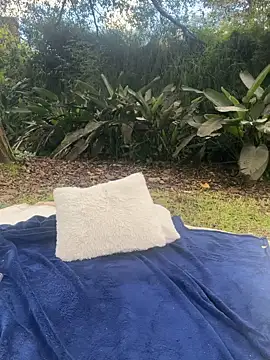 AliceMrtnz online show from January 14, 5:51 pm