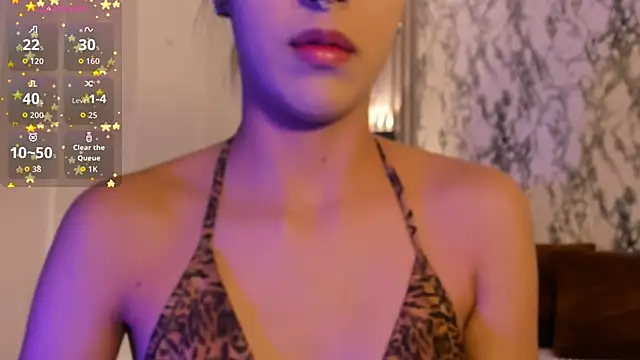 Snapshot of ChloeeMason chatting on October 10, 11:37 am ChloeeMason online show from October 10, 11:37 am