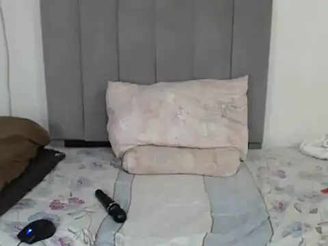 Snapshot of Sexy_melanin17 chatting on September 13, 8:06 pm Sexy melanin17 online show from September 13, 8:06 pm