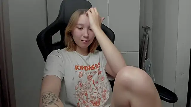 Agatha May online show from November 26, 5:25 pm