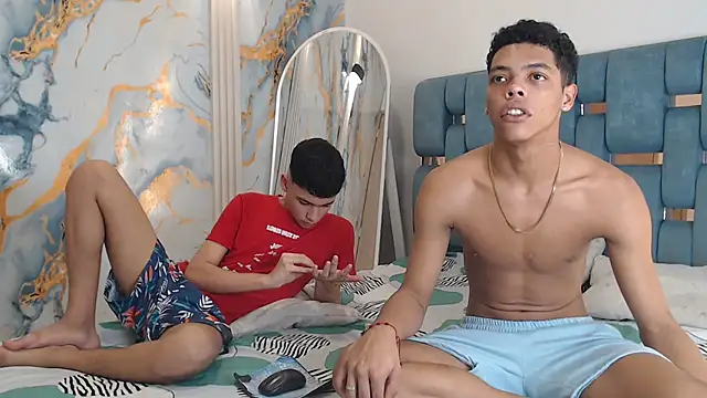 PRETTY FEM online show from April 23, 1:35 am