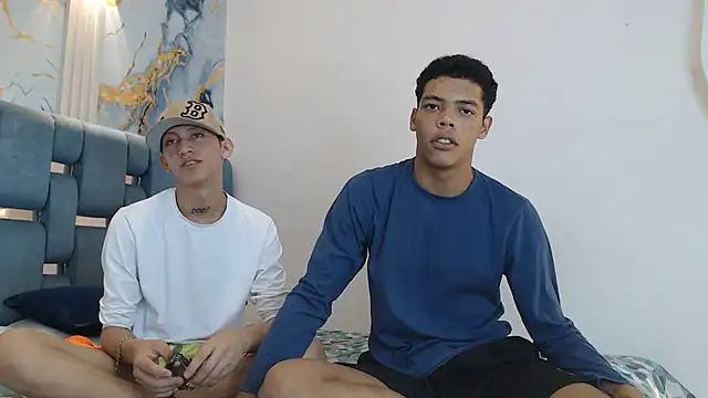 PRETTY FEM online show from January 18, 1:46 am