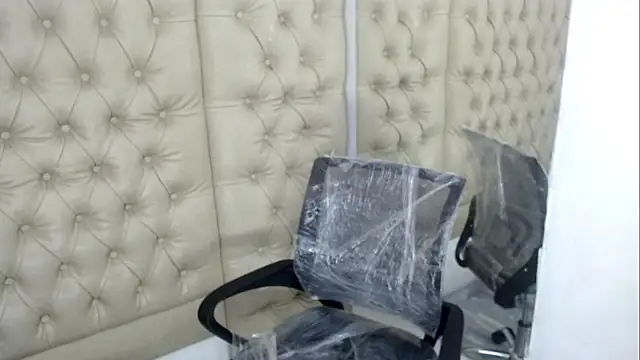 JessicaHott01 online show from December 3, 8:22 pm