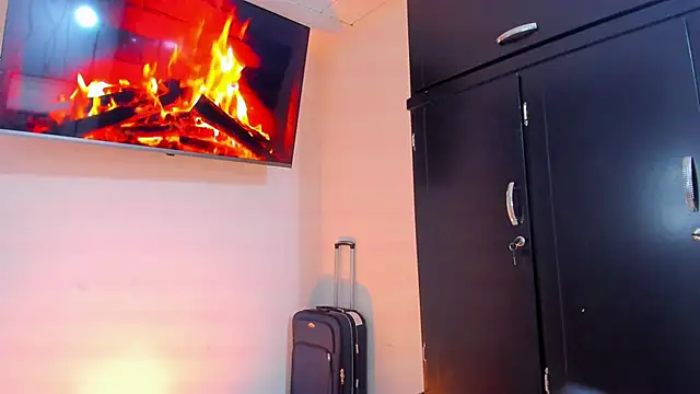 Snapshot of REINA_ADAHARA chatting on October 11, 12:52 pm REINA ADAHARA online show from October 11, 12:52 pm
