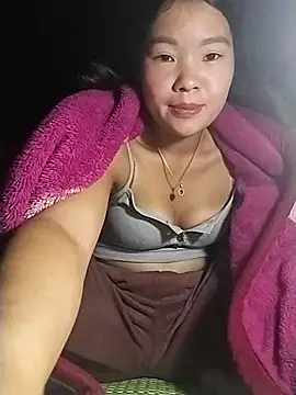 lylylove online show from November 3, 10:41 am