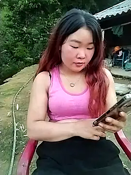 lylylove online show from June 6, 11:49 am